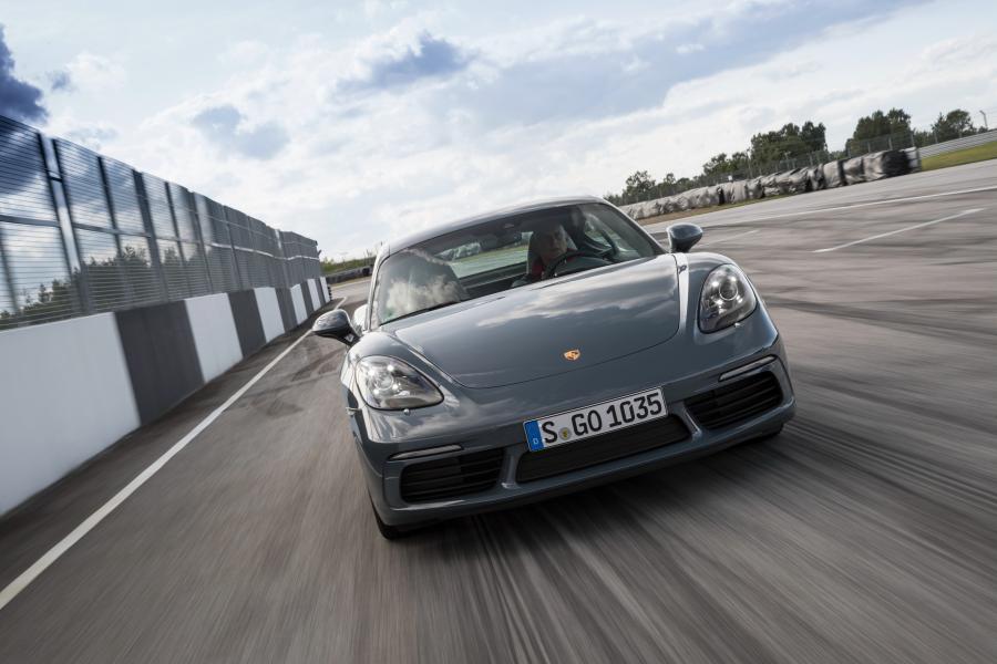  Porsche 718 Cayman 2016 года  (фото 16 из 33)